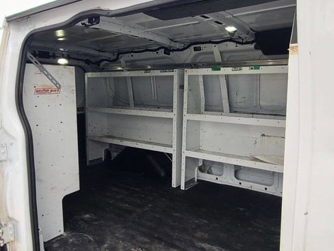 Used 2019 Ford Transit 150 130 Low Roof RWD image 6