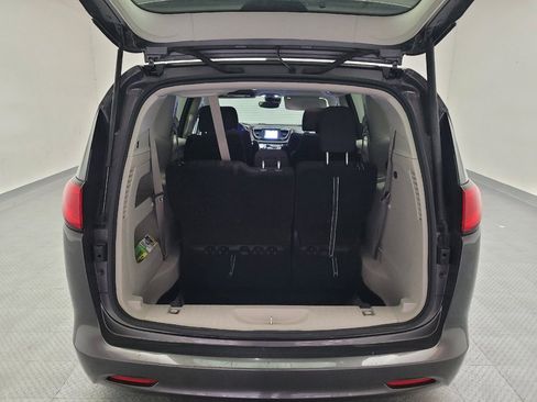 Used 2023 Chrysler Voyager LX FWD image 29