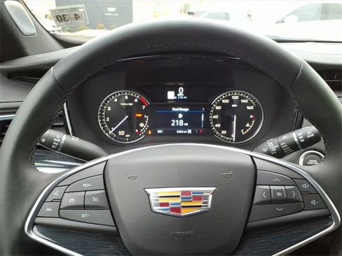 Certified 2025 Cadillac XT5 Premium Luxury image 15
