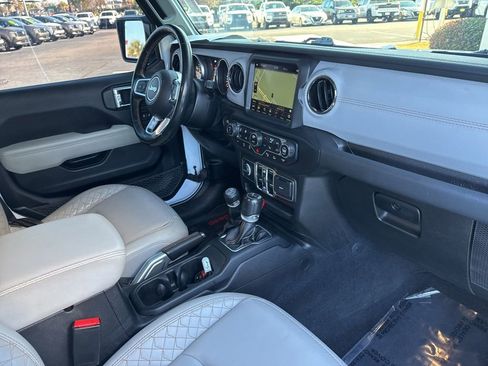 Used 2021 Jeep Gladiator Overland image 20
