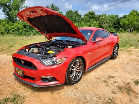 Used 2015 Ford Mustang GT Premium RWD image 14