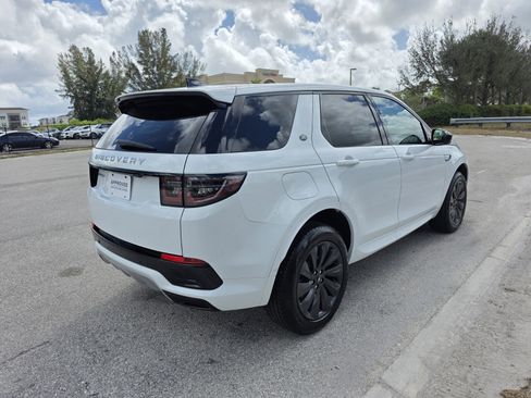 Used 2025 Land Rover Discovery Sport S image 25