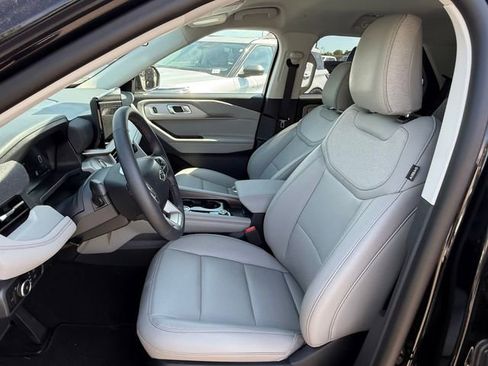 Used 2026 Ford Explorer Active w/ Active Comfort Package AWD/4WD image 12