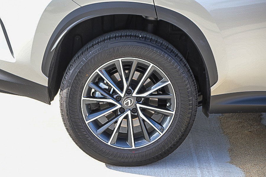 Certified 2023 Lexus NX 350h AWD w/ Towing Package (2000 Lbs) image 11