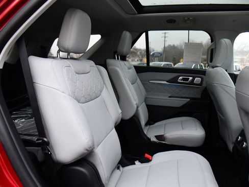 New 2026 Ford Explorer Platinum w/ LUX Leather Package AWD/4WD image 18
