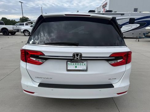 Used 2023 Honda Odyssey Elite image 4