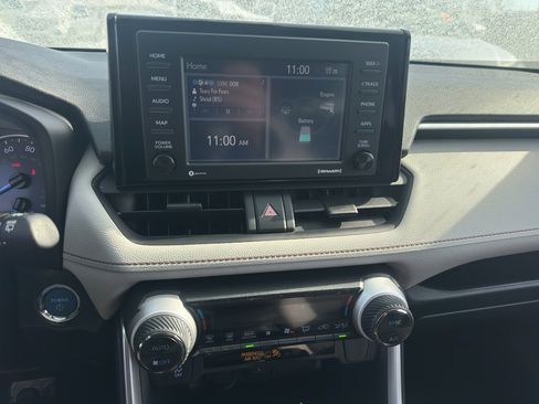 Used 2022 Toyota RAV4 XLE image 11