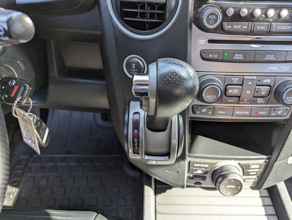 Used 2015 Honda Pilot Touring image 25