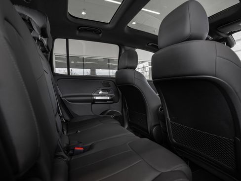 Used 2024 Mercedes-Benz GLB 250 w/ Exclusive Package image 27