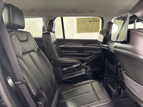 Used 2023 Jeep Grand Cherokee L Limited w/ Luxury Tech Group II image 27