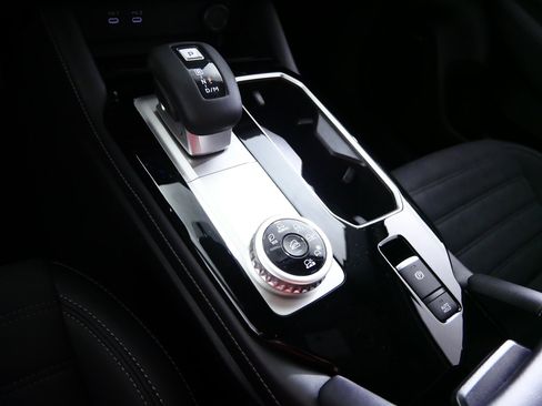 New 2026 Mitsubishi Outlander LE AWD/4WD image 6