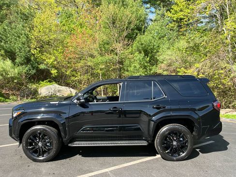 New 2026 Toyota 4Runner 4WD image 2