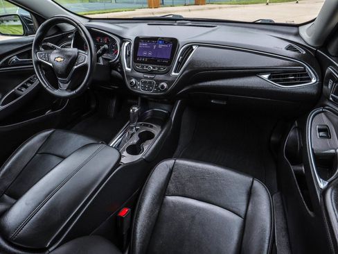 Used 2019 Chevrolet Malibu LT w/ Leather Package FWD image 31