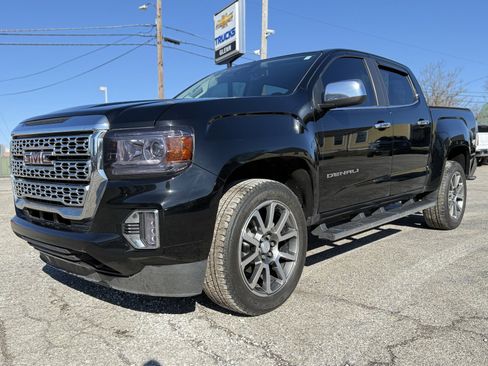 Used 2021 GMC Canyon Denali image 2
