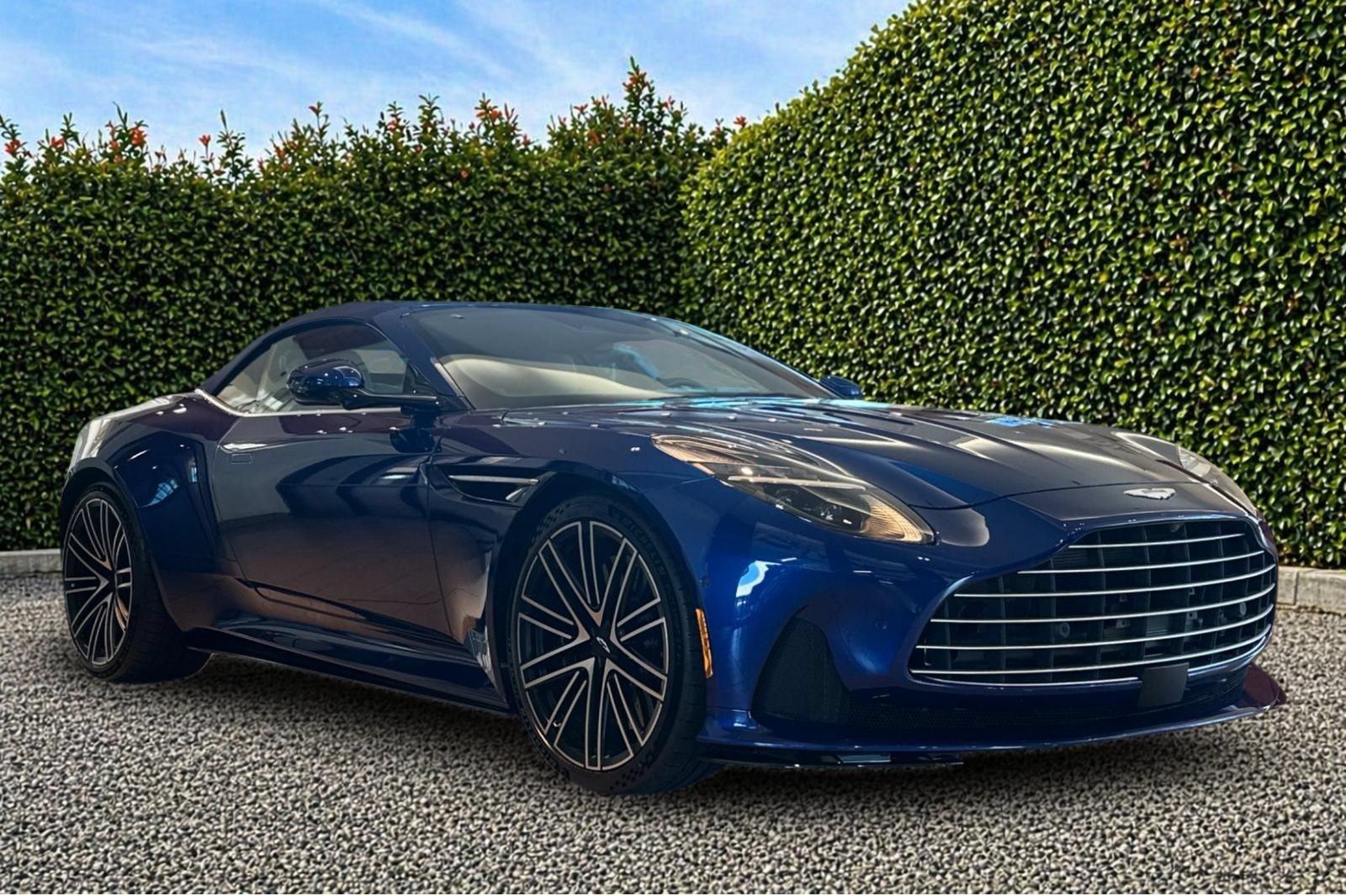 Used 2024 Aston Martin DB12 Convertible RWD image 8