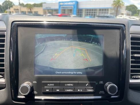 Used 2022 Nissan Frontier SV AWD/4WD image 22