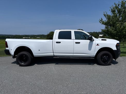 New 2026 RAM 3500 Tradesman AWD/4WD image 16