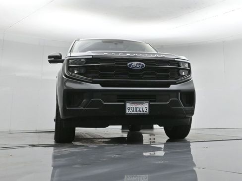Used 2025 Ford Expedition Active image 51