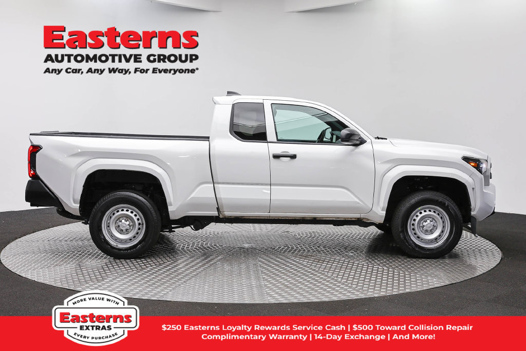 Used 2025 Toyota Tacoma SR RWD image 5