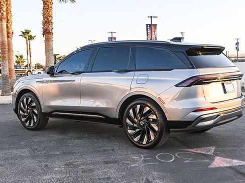 Used 2024 Lincoln Nautilus Reserve w/ Jet Appearance Package (87T) AWD/4WD image 6