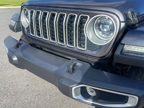 Used 2025 Jeep Wrangler Unlimited Sahara w/ Safety Group AWD/4WD image 11