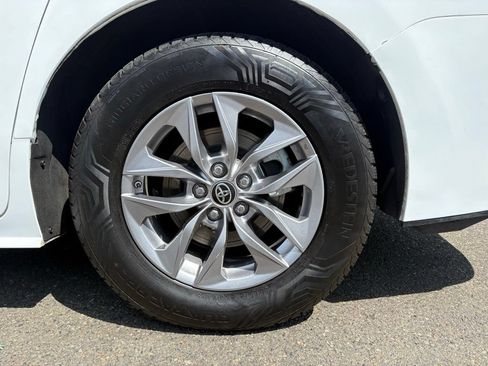 Used 2021 Toyota Sienna LE FWD image 10