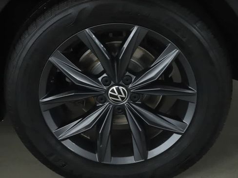 Certified 2023 Volkswagen Tiguan SE AWD/4WD image 40