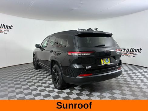 Used 2024 Jeep Grand Cherokee L Altitude image 9