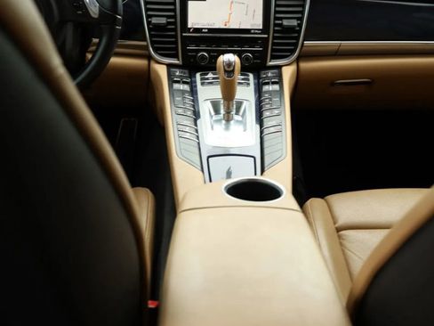 Used 2013 Porsche Panamera 4 Platinum Edition image 41