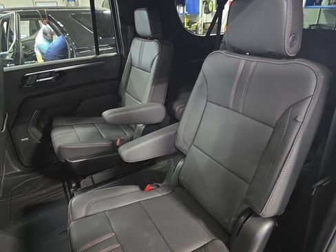 New 2026 Chevrolet Suburban RST w/ RST Capability Package AWD/4WD image 18