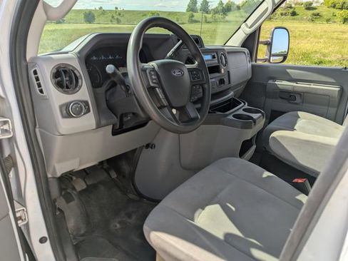 Used 2023 Ford E-450 and Econoline 450 Super Duty RWD image 12