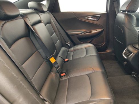 Used 2018 Chevrolet Malibu LT w/ Driver Confidence Package FWD image 19