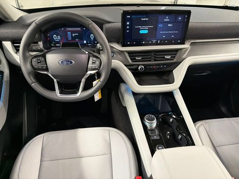 New 2026 Ford Explorer Platinum w/ LUX Leather Package AWD/4WD image 8