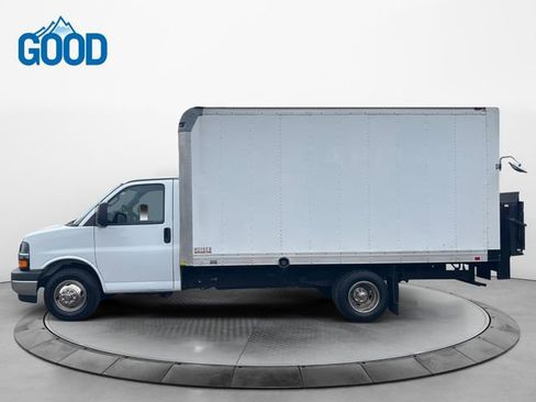 Used 2017 Chevrolet Express 3500 w/ Chrome Appearance Package image 2