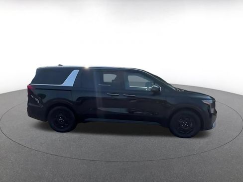 Used 2026 Kia Carnival FWD image 2