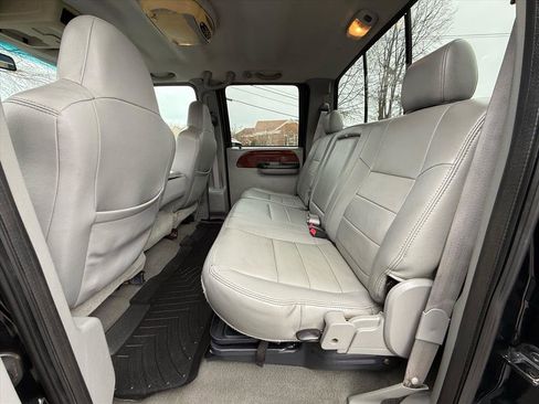 Used 2006 Ford F350 Lariat image 28