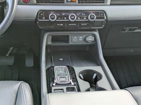 Certified 2025 Honda Pilot EX-L image 27