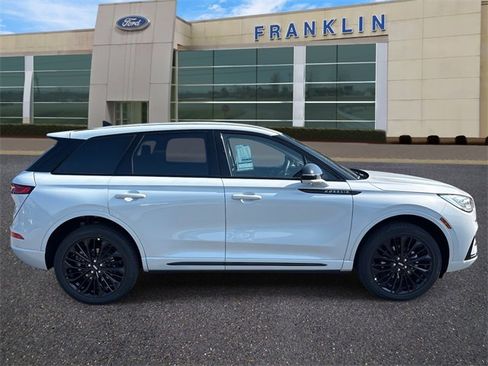 New 2025 Lincoln Corsair Reserve w/ Jet Appearance Package image 8