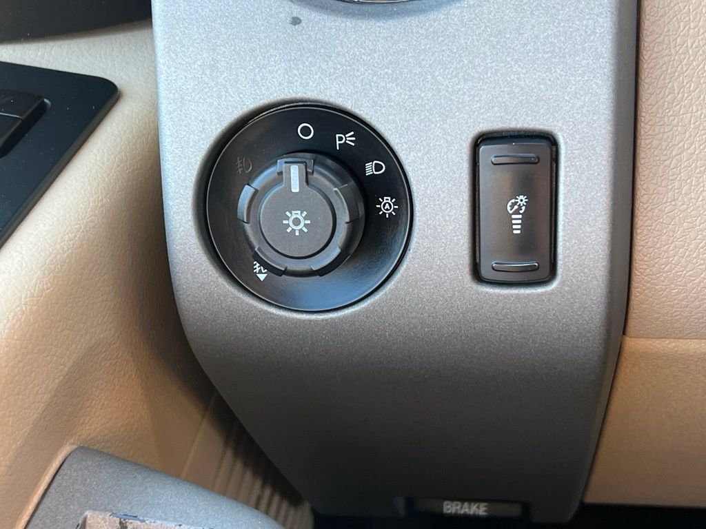 Used 2013 Ford F250 Lariat w/ Chrome Pkg AWD/4WD image 29