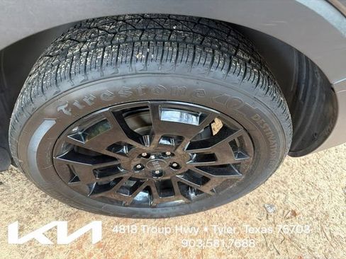 Certified 2021 Kia Telluride EX w/ EX Premium Package AWD/4WD image 8