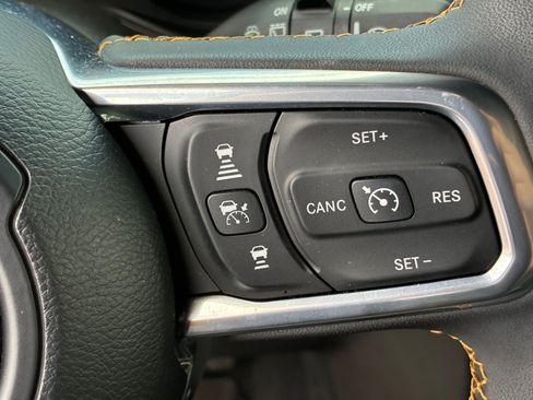 Used 2024 Jeep Wrangler High Altitude AWD/4WD image 19