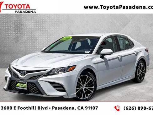 Used 2018 Toyota Camry SE FWD image 1
