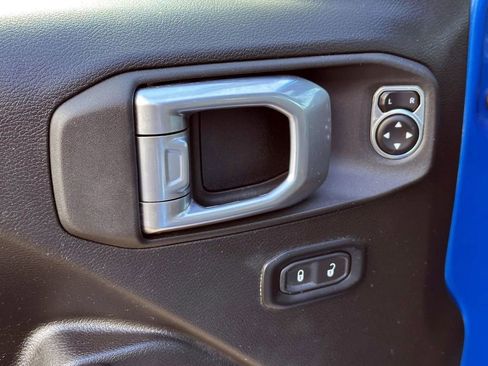 Used 2022 Jeep Wrangler Unlimited Sport image 17