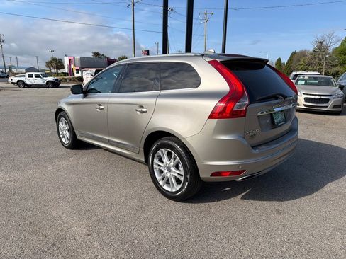 Used 2016 Volvo XC60 T5 Premier image 2