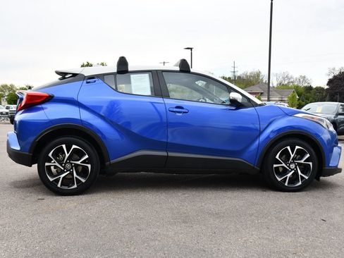 Used 2019 Toyota C-HR XLE FWD image 7