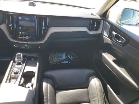 Used 2022 Volvo XC60 T8 Inscription w/ Advanced Package image 32