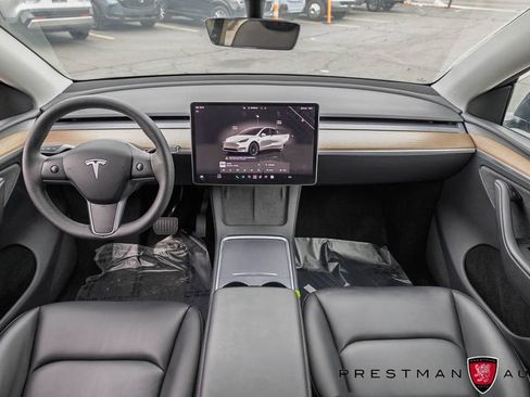 Used 2023 Tesla Model Y Long Range AWD/4WD image 33