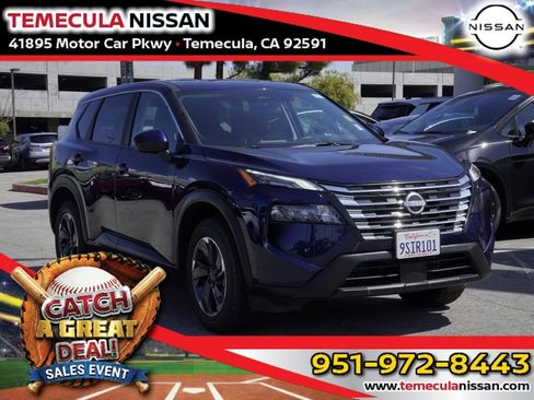 Used 2025 Nissan Rogue SV FWD image 1