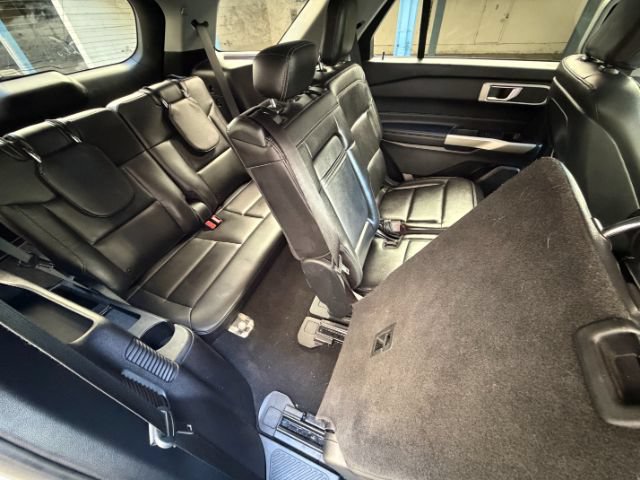 Used 2020 Ford Explorer XLT w/ Equipment Group 202A AWD/4WD image 16
