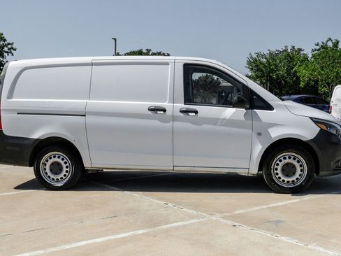 Used 2018 Mercedes-Benz Metris image 7